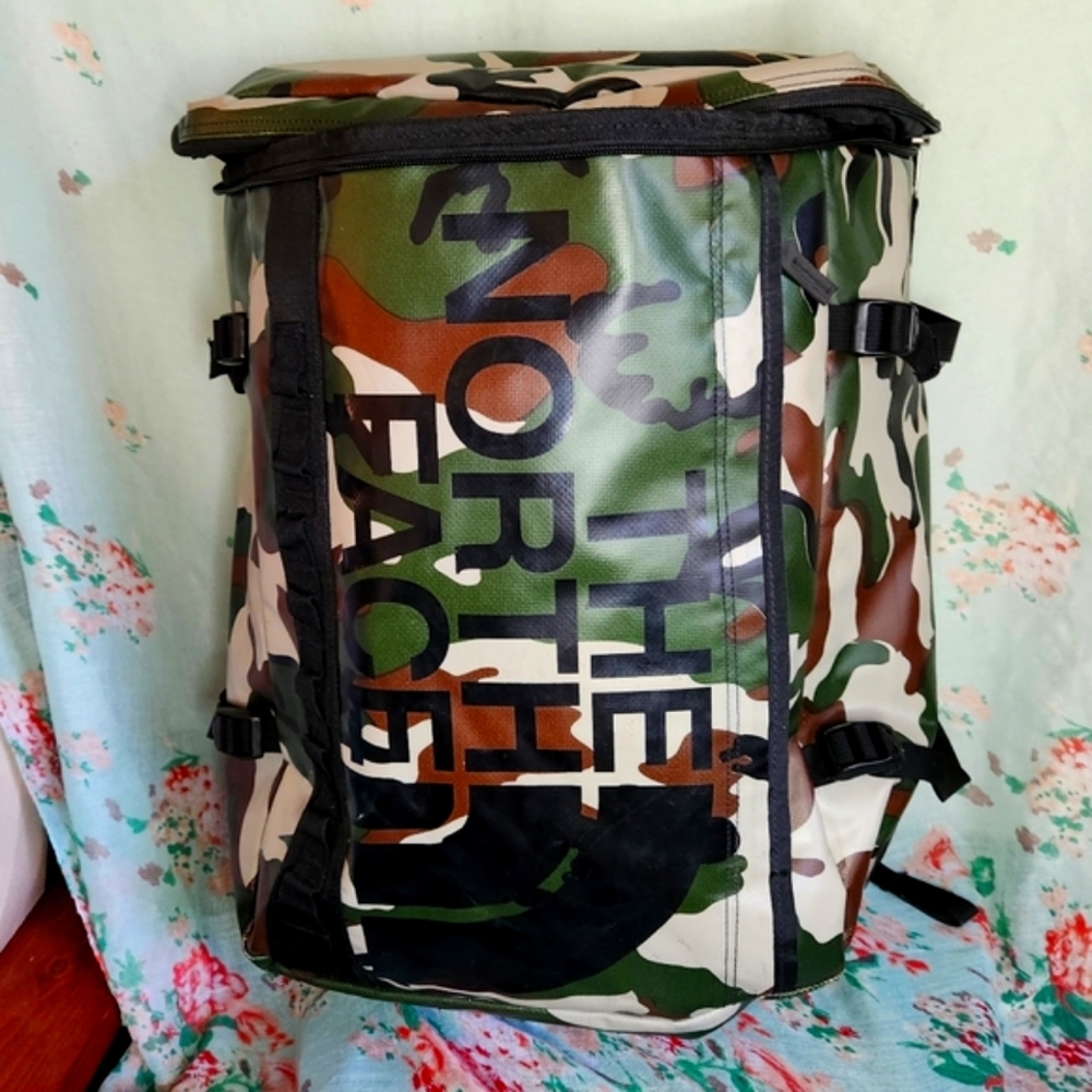 Fuse Box Backpack Camo The North Face